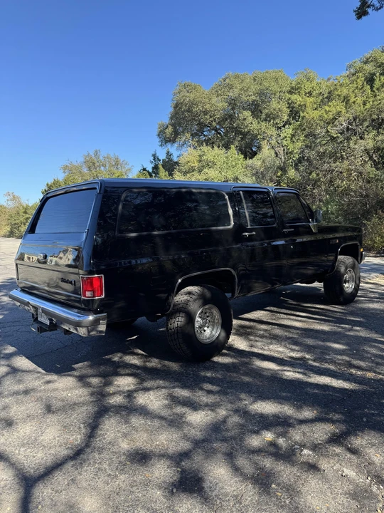 1988 GMC Suburban 7th Gen - Image 12 of 31