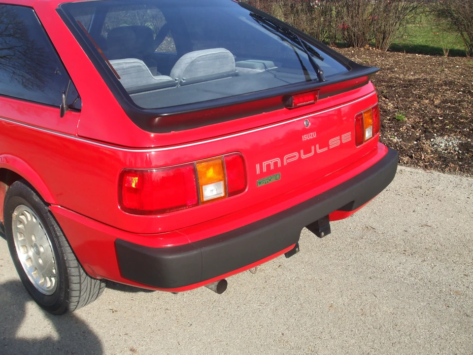 1988 Isuzu Impulse - Image 14 of 31