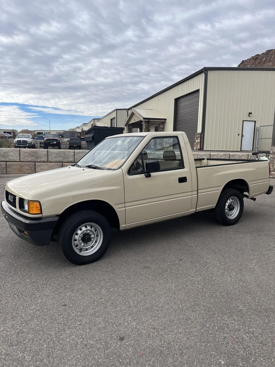 1988 Isuzu - Image 4 of 31