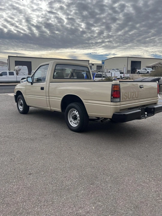 1988 Isuzu - Image 8 of 31