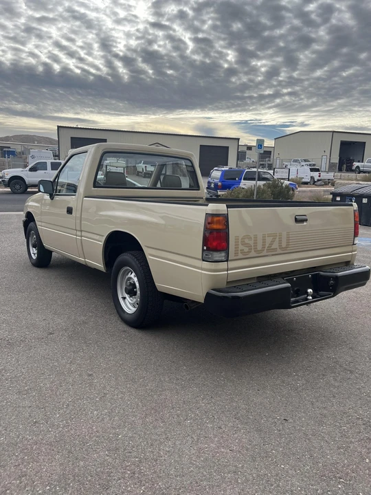 1988 Isuzu - Image 9 of 31