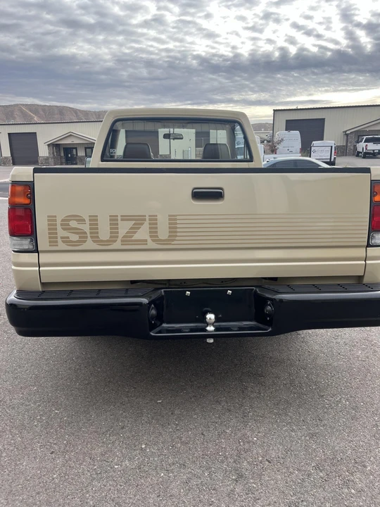 1988 Isuzu - Image 11 of 31