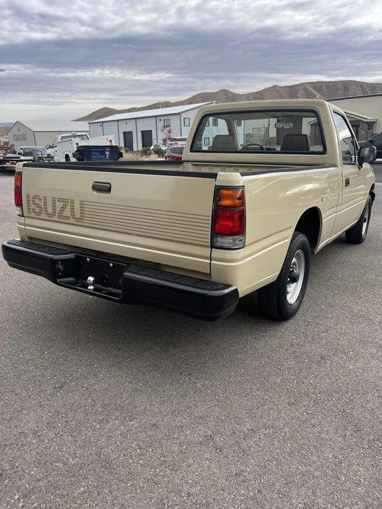 1988 Isuzu - Image 12 of 31