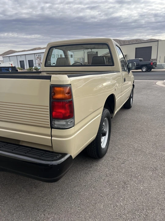 1988 Isuzu - Image 13 of 31