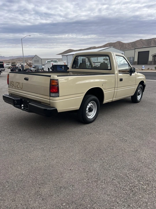 1988 Isuzu - Image 14 of 31