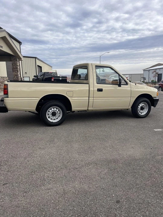 1988 Isuzu - Image 16 of 31