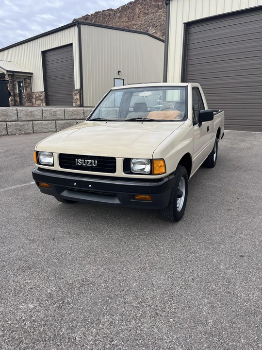 1988 Isuzu - Image 2 of 31