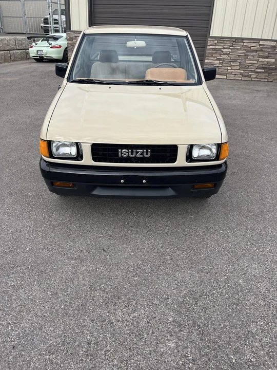 1988 Isuzu - Image 23 of 31