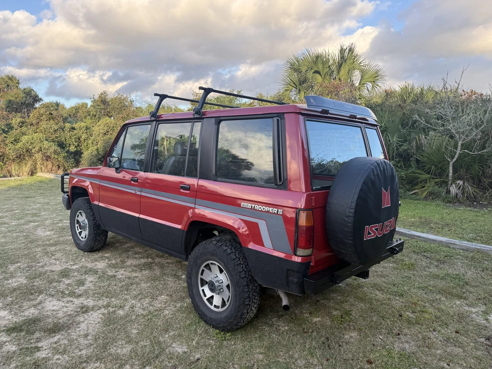 1988 Isuzu Trooper - Image 5 of 31