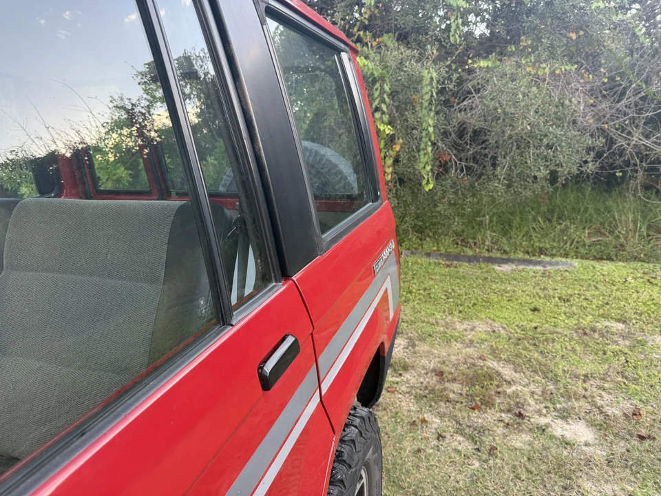 1988 Isuzu Trooper - Image 20 of 31