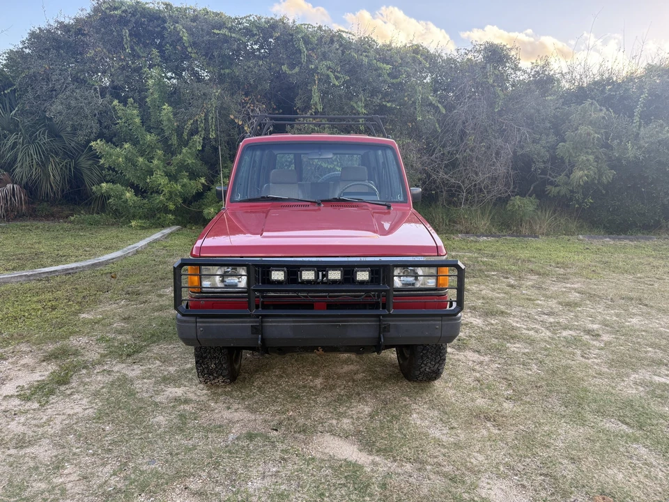1988 Isuzu Trooper - Image 13 of 31