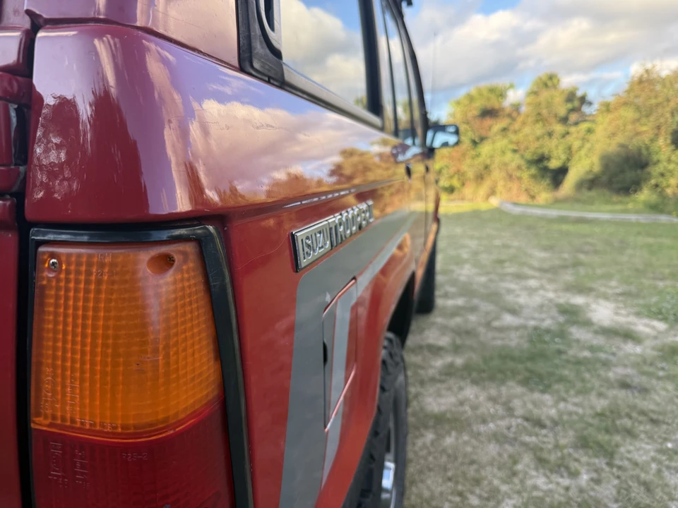 1988 Isuzu Trooper - Image 25 of 31