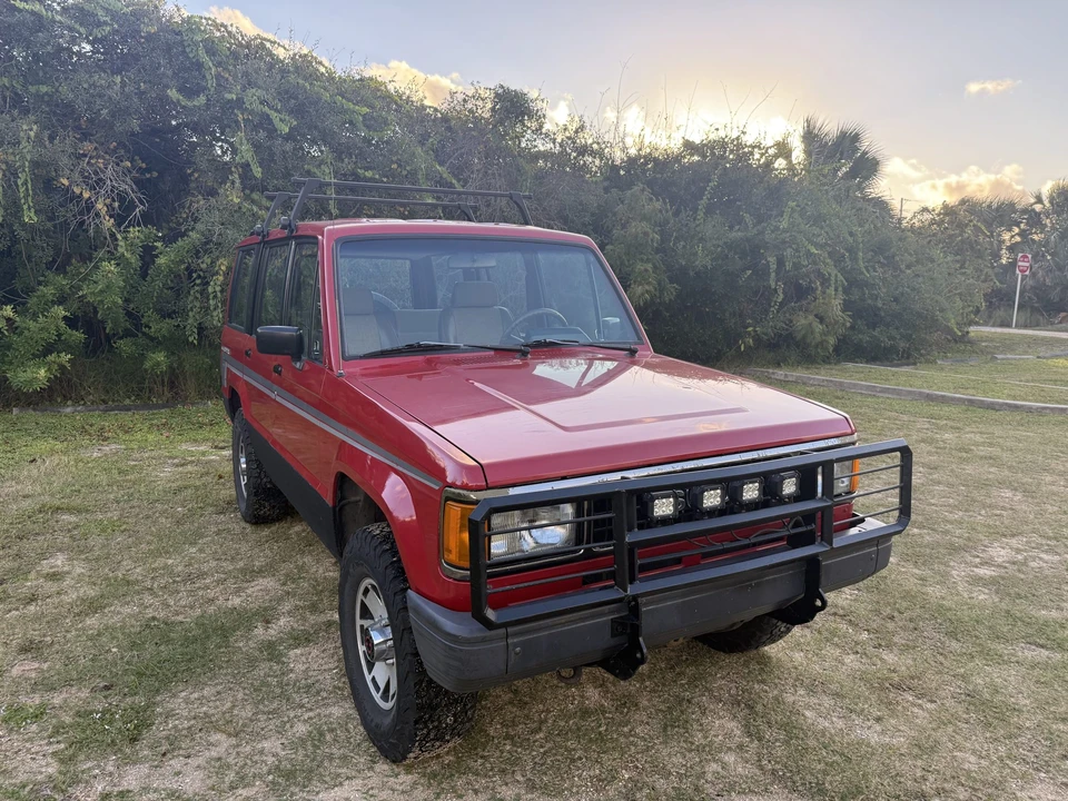 1988 Isuzu Trooper - Image 11 of 31