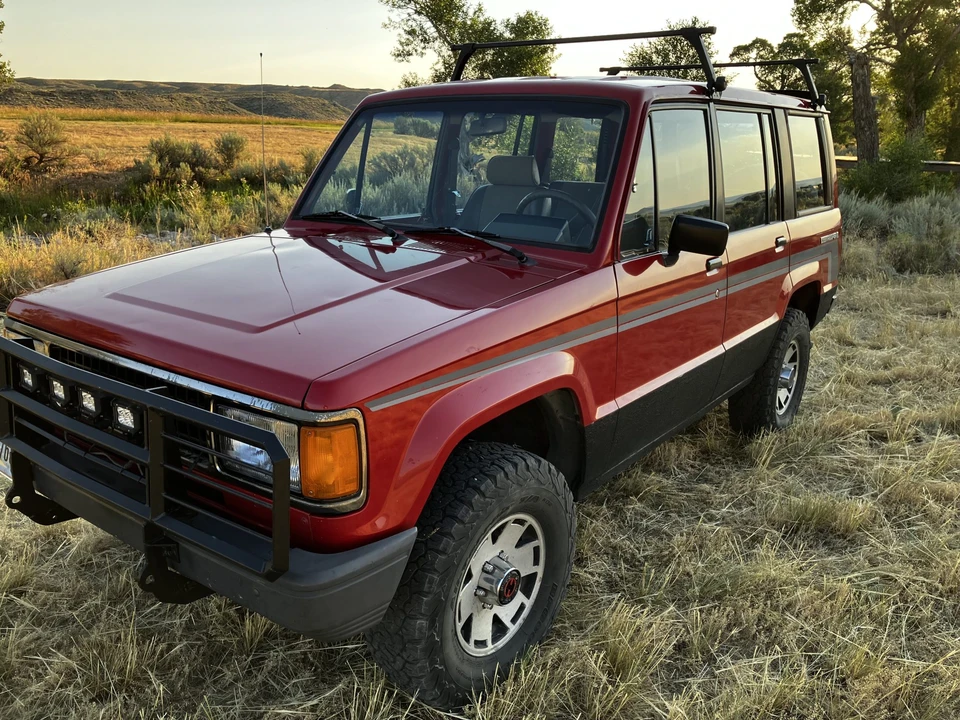 1988 Isuzu Trooper - Image 8 of 31