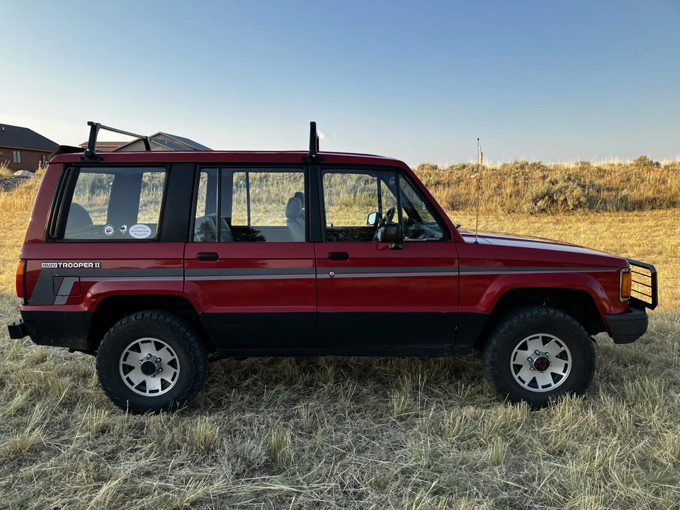 1988 Isuzu Trooper - Image 16 of 31