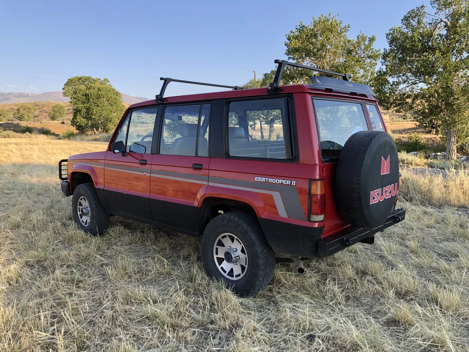 1988 Isuzu Trooper - Image 11 of 31