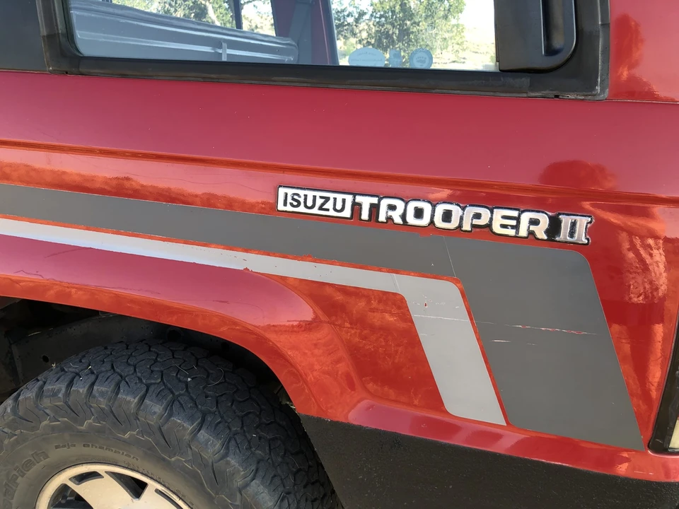 1988 Isuzu Trooper - Image 18 of 31