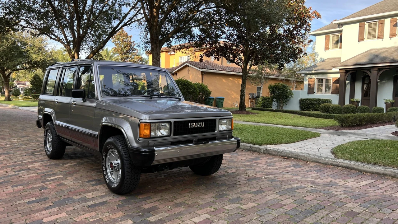 1988 Isuzu Trooper - Image 18 of 31