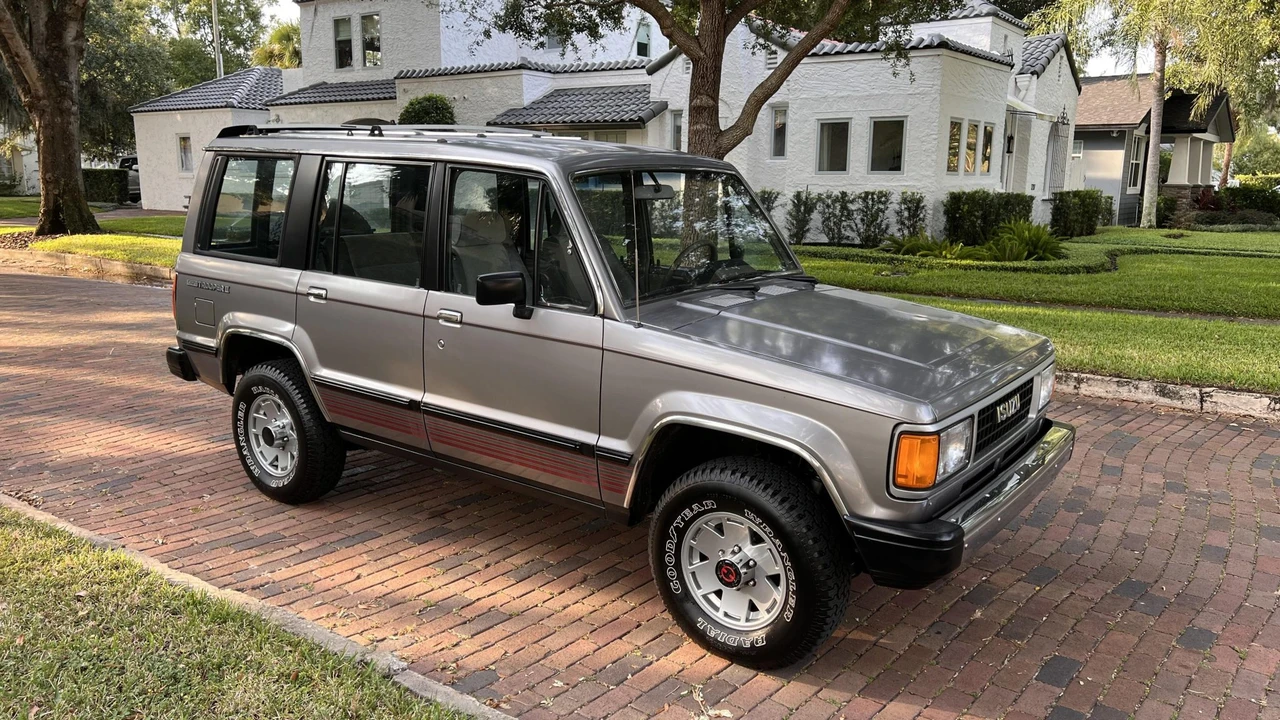 1988 Isuzu Trooper - Image 15 of 31