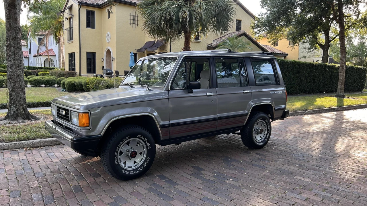1988 Isuzu Trooper - Image 6 of 31