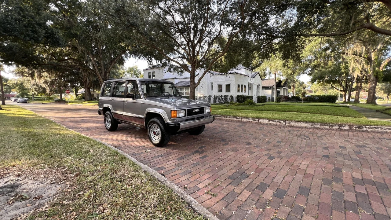 1988 Isuzu Trooper - Image 24 of 31
