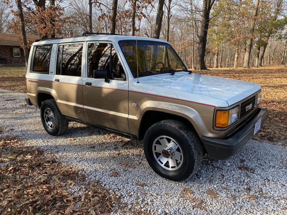 1988 Isuzu Trooper - Image 3 of 31