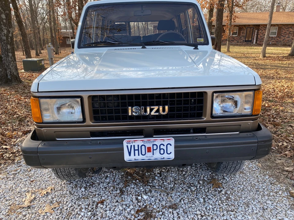 1988 Isuzu Trooper - Image 11 of 31