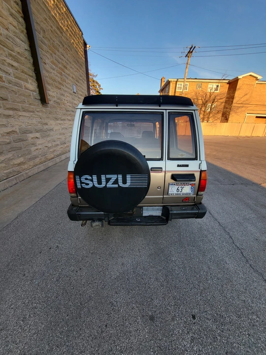 1988 Isuzu Trooper - Image 12 of 31