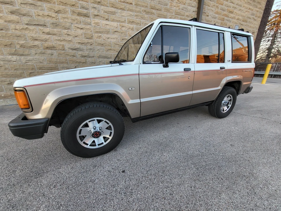 1988 Isuzu Trooper - Image 19 of 31