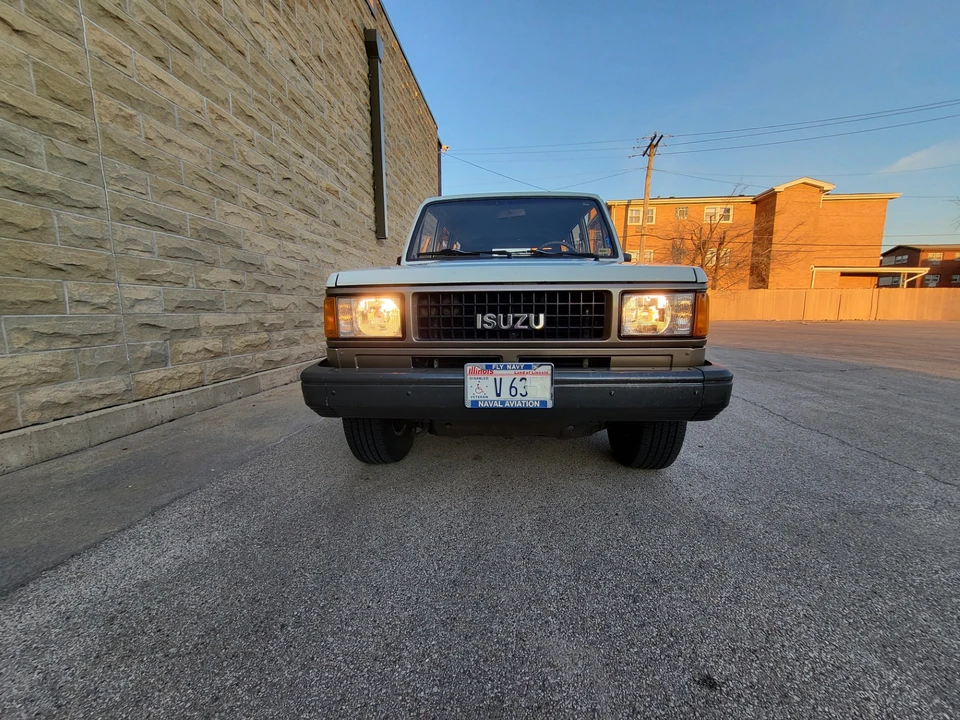 1988 Isuzu Trooper - Image 7 of 31