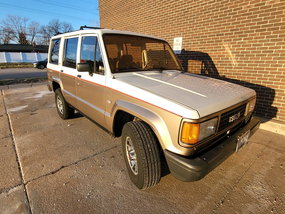 1988 Isuzu Trooper - Image 22 of 31