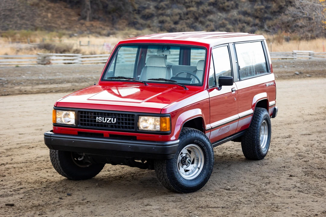 1988 Isuzu Trooper - Image 11 of 31