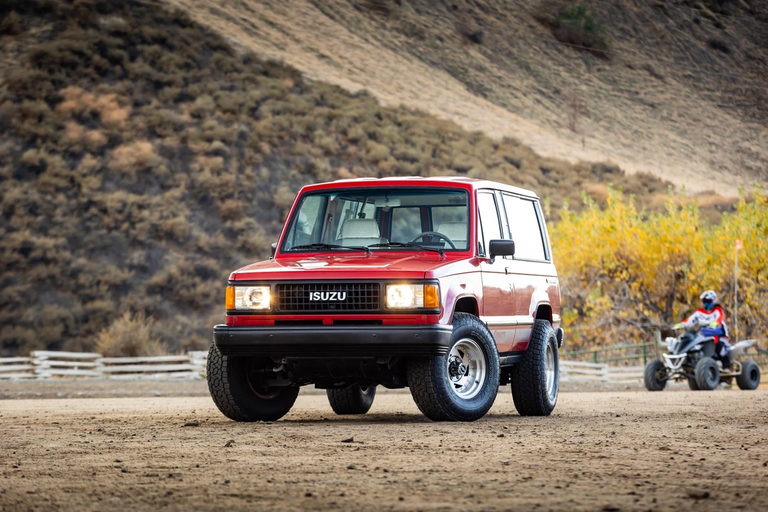 1988 Isuzu Trooper - Image 9 of 31