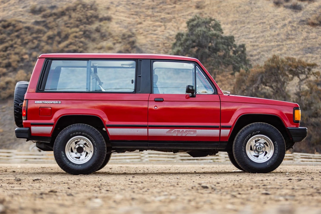 1988 Isuzu Trooper - Image 3 of 31