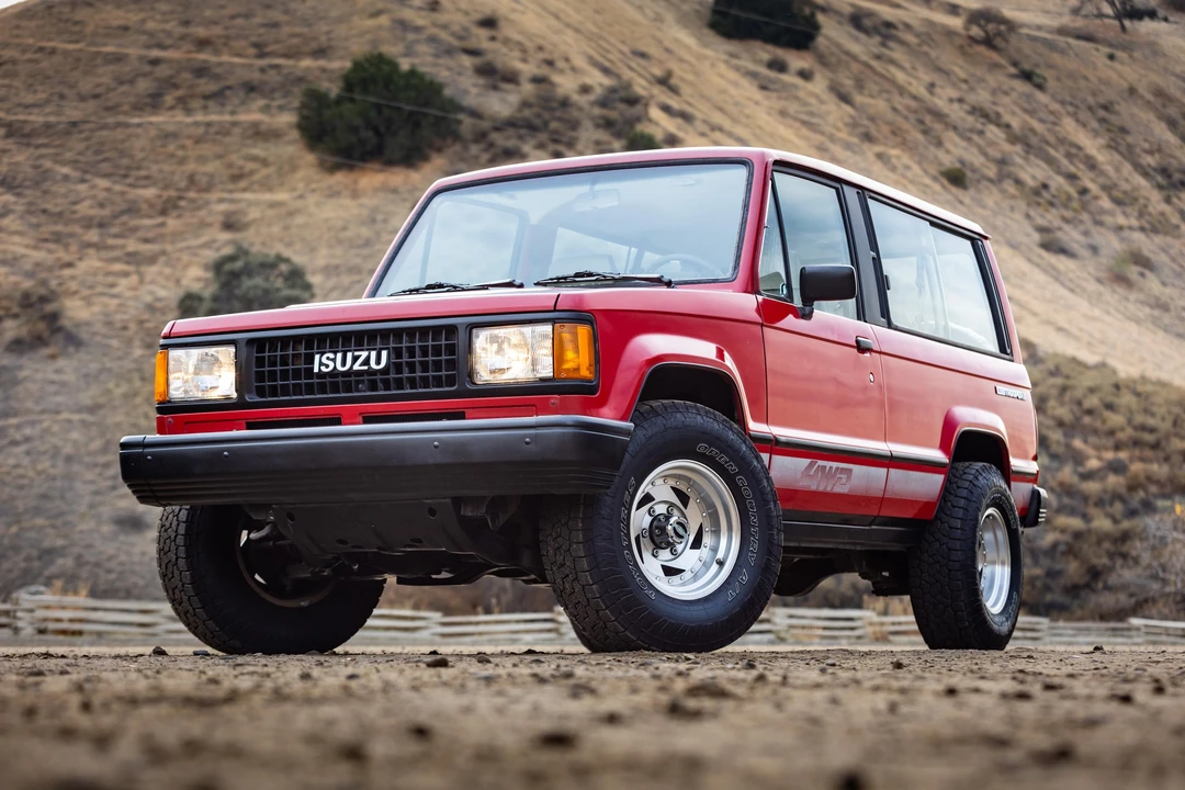1988 Isuzu Trooper - Image 10 of 31