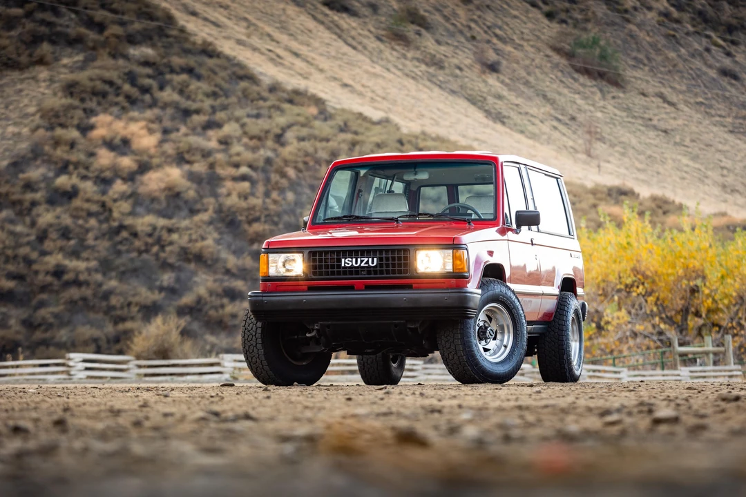 1988 Isuzu Trooper - Image 8 of 31