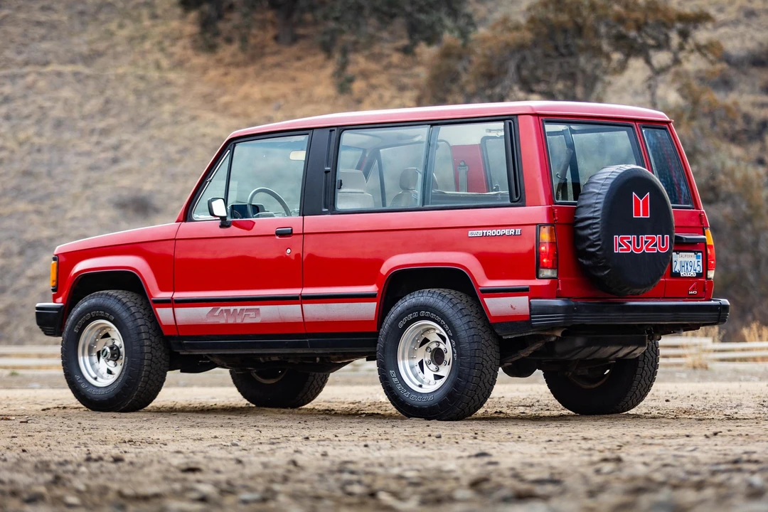 1988 Isuzu Trooper - Image 4 of 31