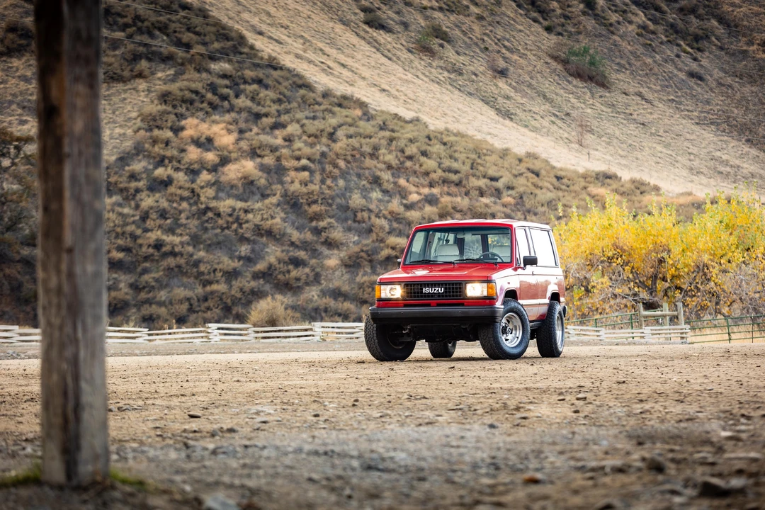 1988 Isuzu Trooper - Image 7 of 31