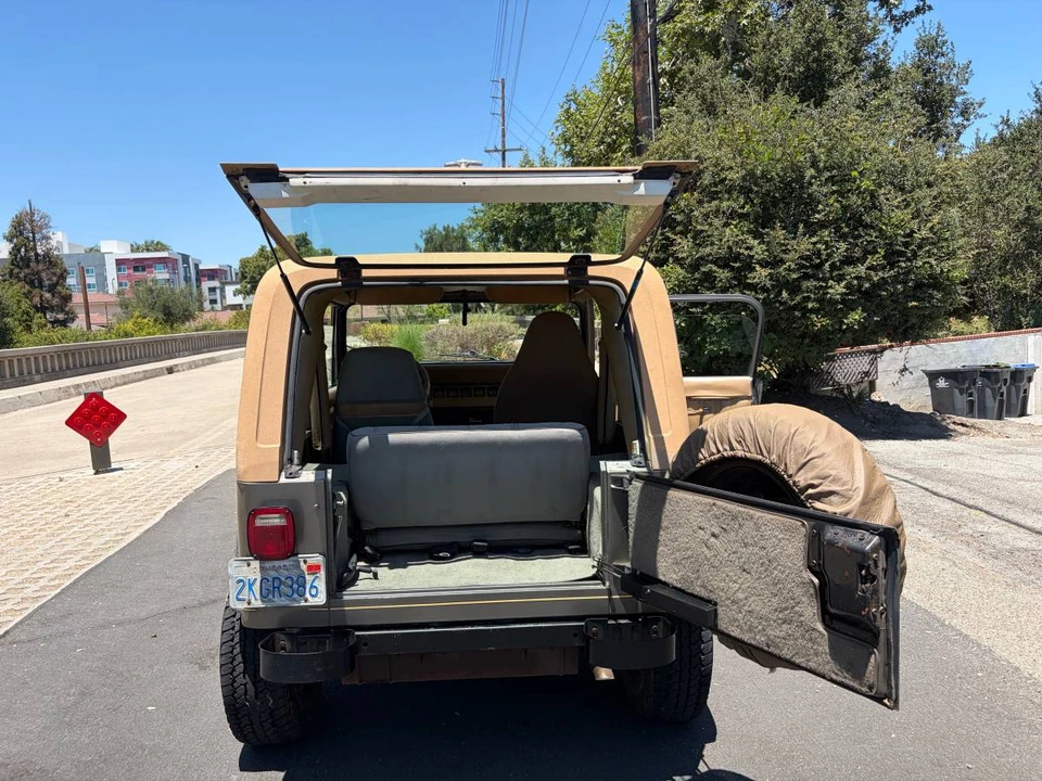 1988 Jeep YJ Wrangler - Image 16 of 23