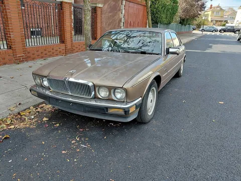 1988 Jaguar Vanden Plas