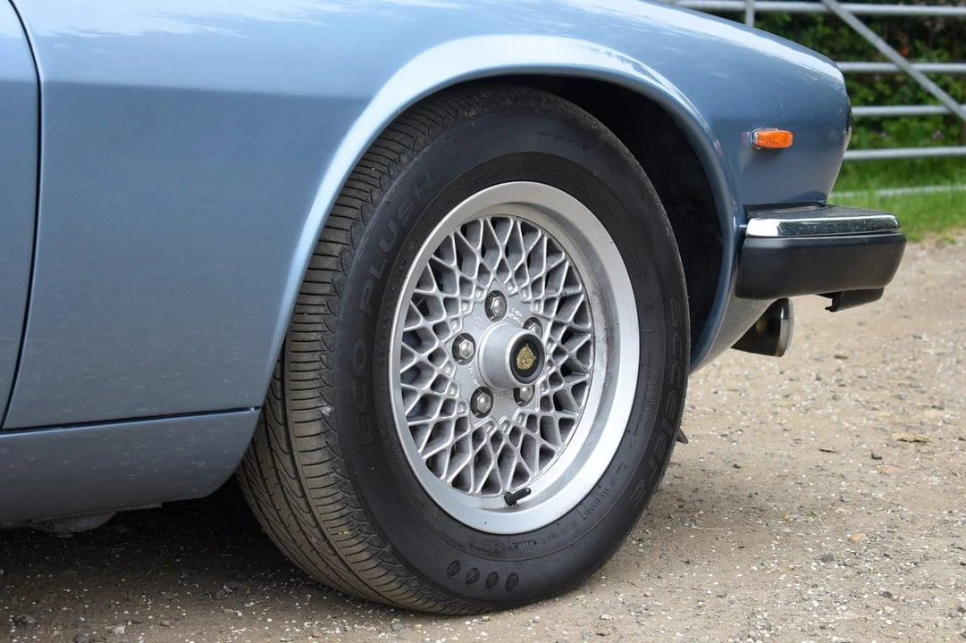 1988 Jaguar XJS Convertible - Image 29 of 30