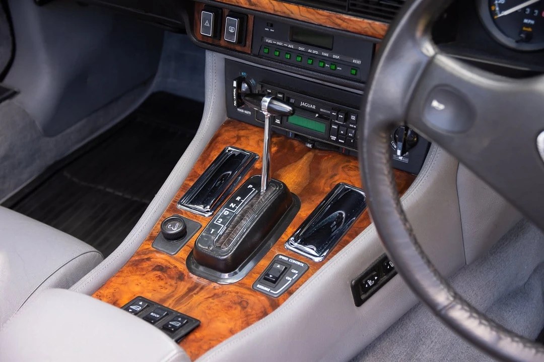 1988 Jaguar XJS Convertible - Image 10 of 30