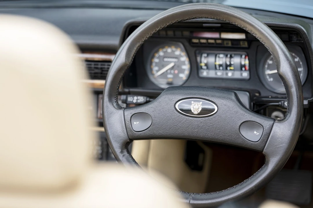 1988 Jaguar XJS Convertible - Image 29 of 30