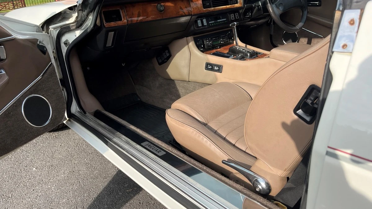 1988 Jaguar XJS Convertible - Image 27 of 30