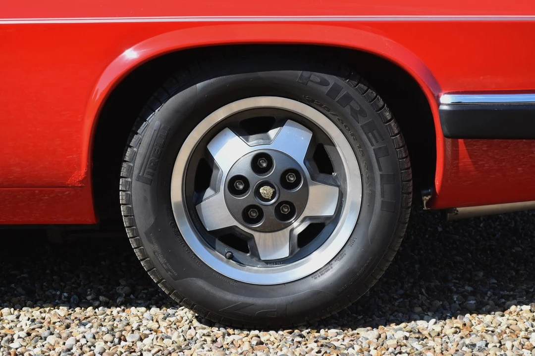 1988 Jaguar XJS Convertible - Image 18 of 30