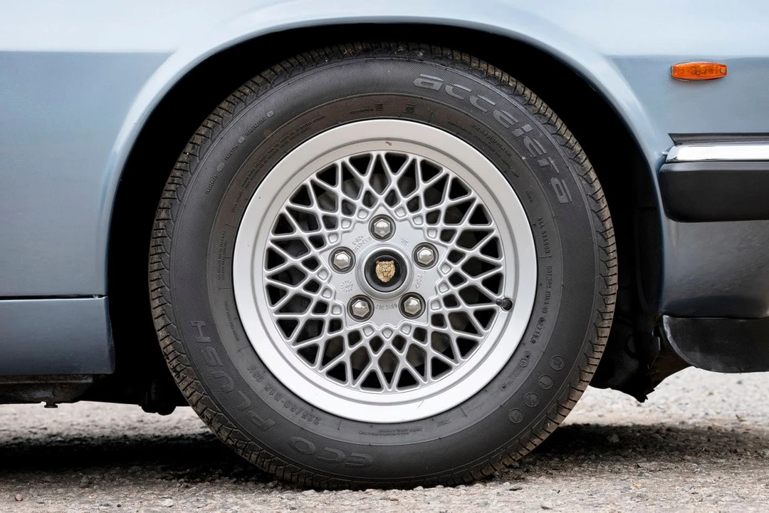1988 Jaguar XJS Convertible - Image 25 of 30