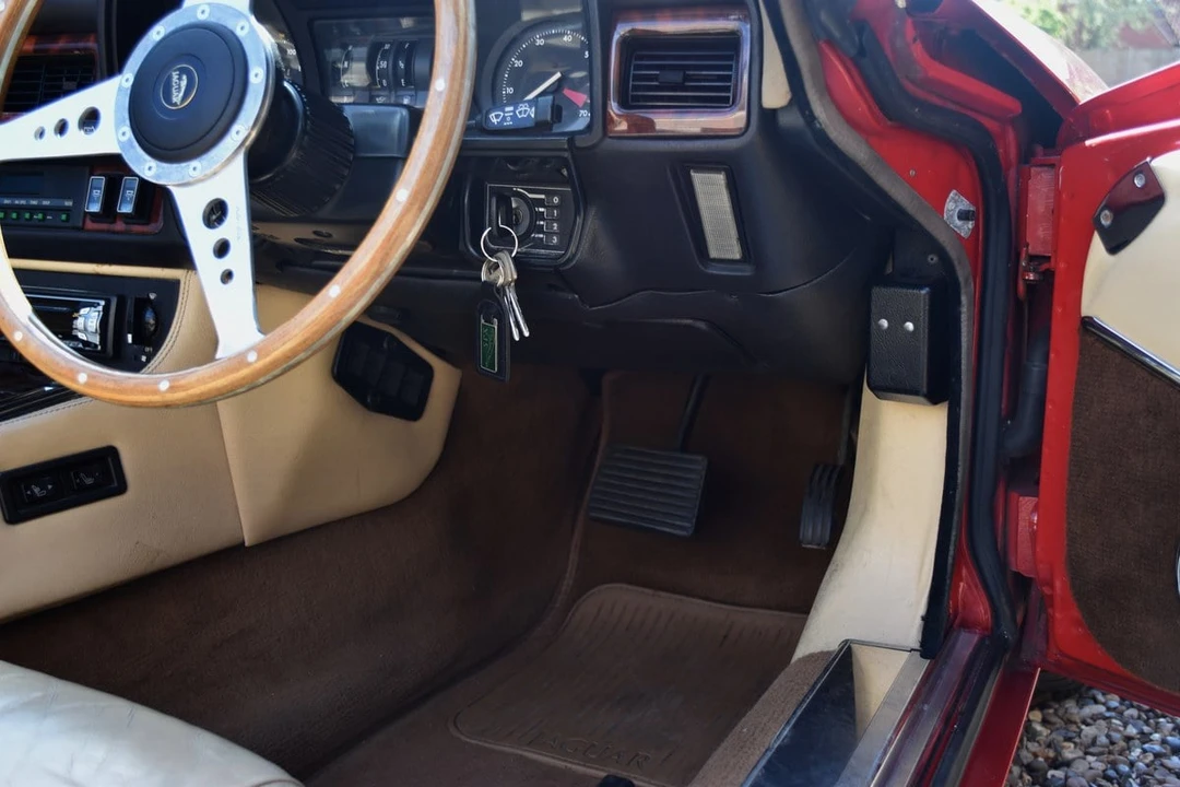 1988 Jaguar XJS Convertible - Image 29 of 30
