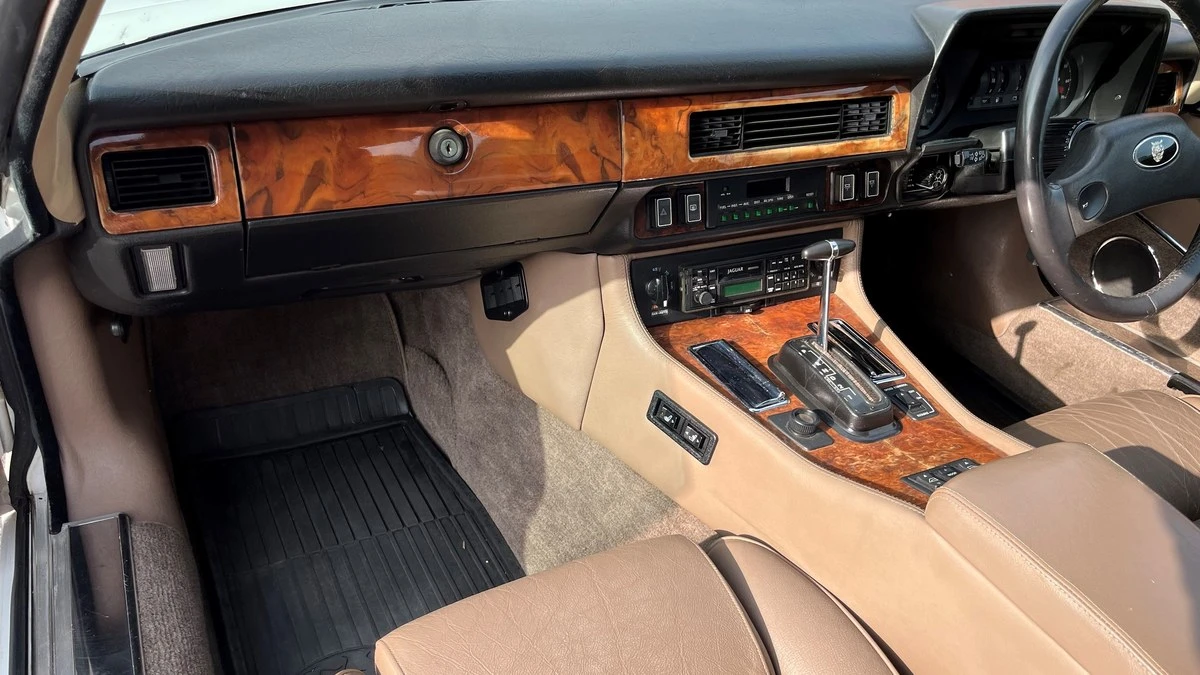 1988 Jaguar XJS Convertible - Image 29 of 30