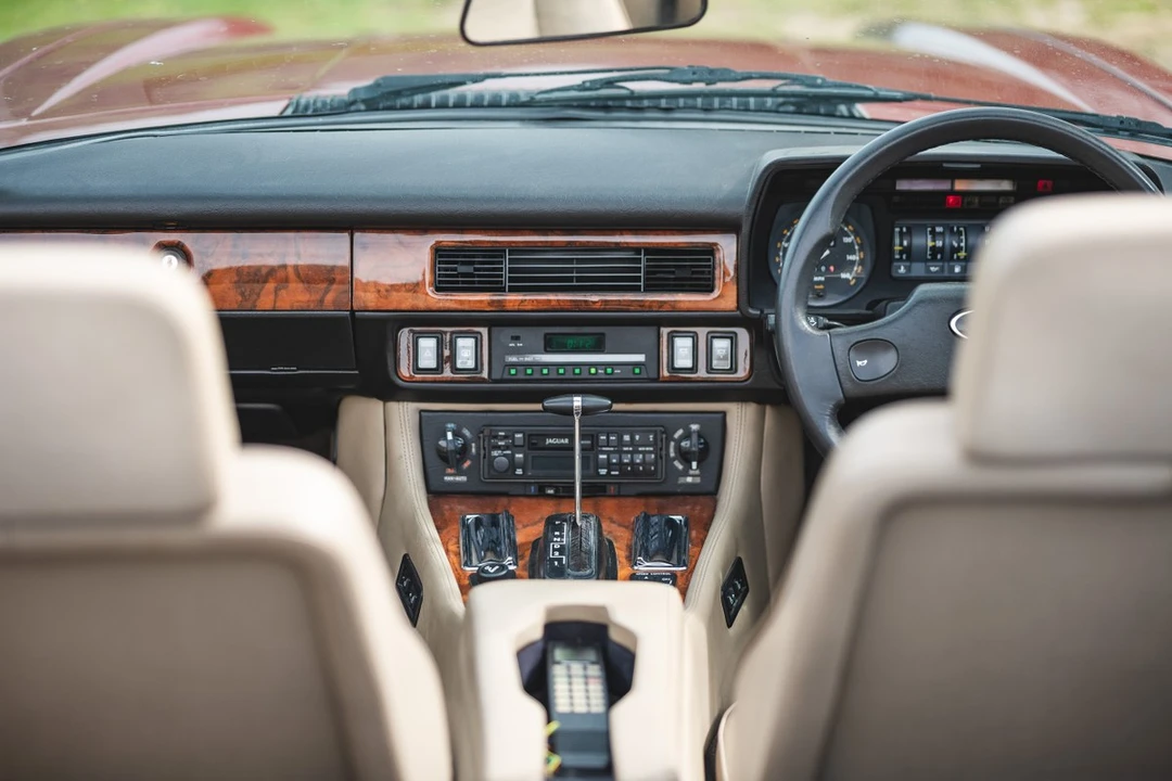 1988 Jaguar XJS Convertible - Image 25 of 30