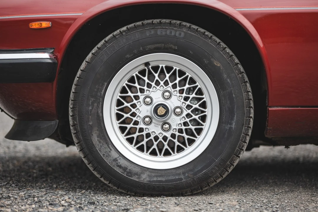 1988 Jaguar XJS Convertible - Image 23 of 30